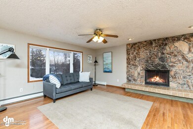 Living Room 20191218-DW-4884-SMALL