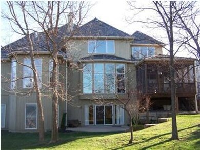 9224 Redbud Ln, Lenexa, KS 66220 - photo 2