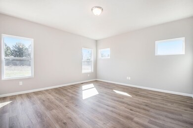 ELM174-T2200 Great Room1