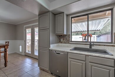1638 W Naranja Ave-10