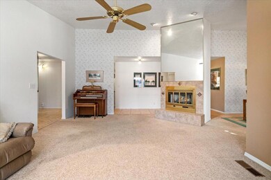 6 Family Room-6