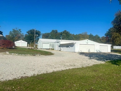 5548 E Gadde Bridge Ln, Olney, IL 62450 - photo 2