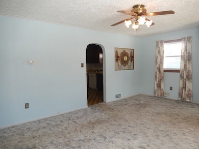 2816 Midland Dr, Erie, PA 16506 - photo 3