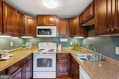 19320 Running Cedar Ct, Germantown, MD 20876 - photo 5