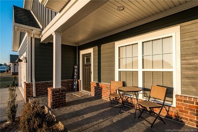 Charming covered front porch!