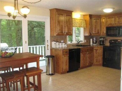 7 Daisy Dr, Walpole, MA 02081 - photo 5