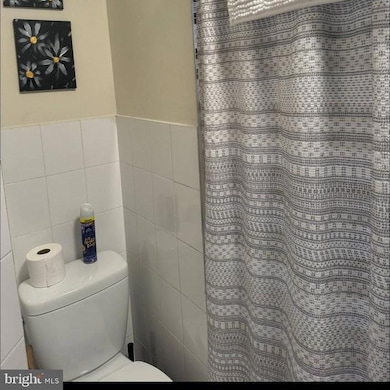 2442 S Philip St, Philadelphia, PA 19148 - photo 5