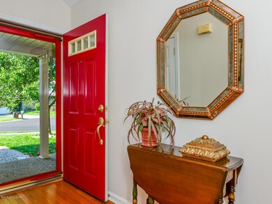 8711 Astrid Ave, Louisville, KY 40228 - photo 6