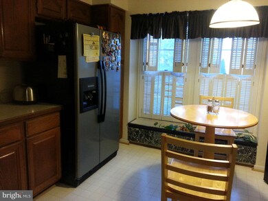 9305 Kendal Cir, Laurel, MD 20723 - photo 5