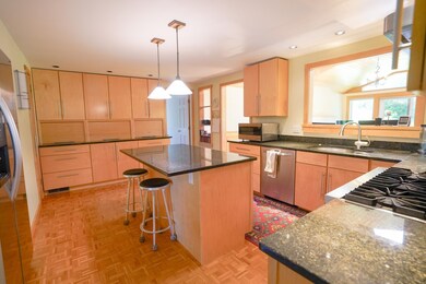 341 S Cove Rd, Burlington, VT 05401 - photo 6