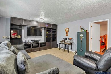 3734 5th St, Hubbard, OR 97032 - photo 3