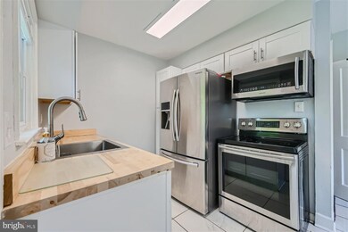 6715 Laurel Dr, Gwynn Oak, MD 21207 - photo 6