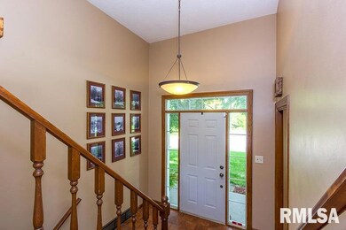 1603 Skyline Dr, Bettendorf, IA 52722 - photo 3