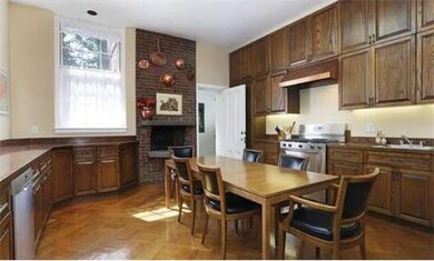 70 Heath St, Brookline, MA 02445 - photo 4