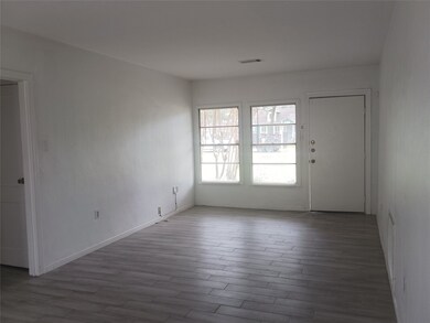 810 W 42nd St, Houston, TX 77018 - photo 5