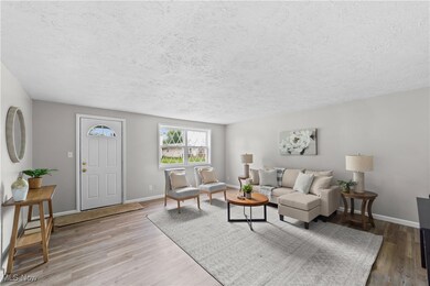 7686 Pinehurst Dr, Mentor On the Lake, OH 44060 - photo 4