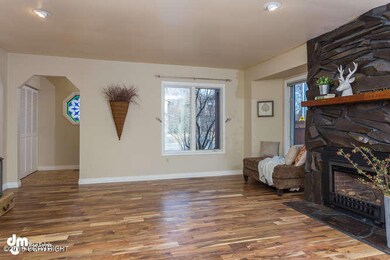 3005 Bettles Bay Loop-small-007-61-Livin