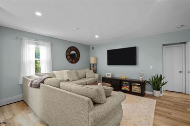 1195 Green End Ave unit 1, Middletown, RI 02842 - photo 4