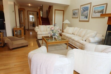 31 Pinehill Ln unit 3, Lincoln, NH 03251 - photo 4