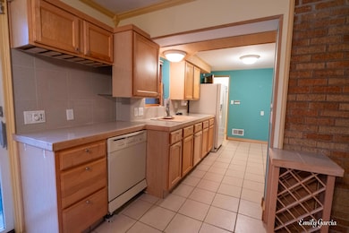 203 E. 27th St.-05