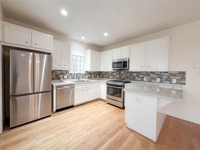 3716 Main Poplar Dr, Houston, TX 77025 - photo 4