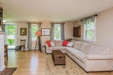 004-Living_Room-1793518-small