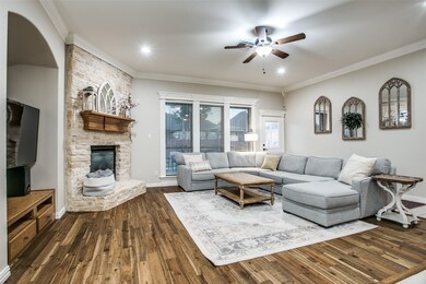 7912 Forest Lakes Ct, North Richland Hills, TX 76182 - photo 5