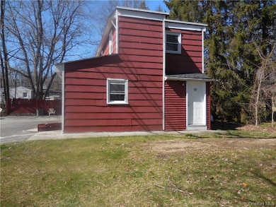 14 Maurice Ln unit 3, New Windsor, NY 12553 - photo 2