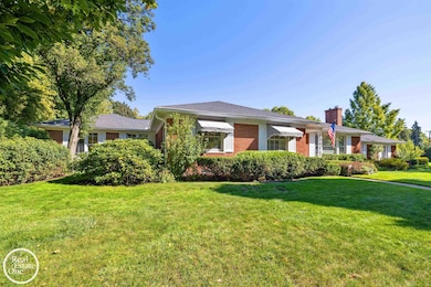 720 Fairford Rd, Grosse Pointe Woods, MI 48236 - photo 2