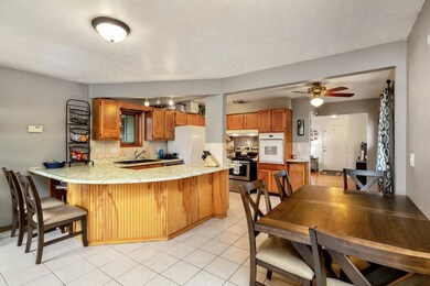 1912 E 28th St, Des Moines, IA 50317 - photo 6