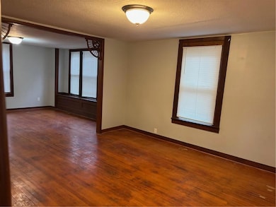 2423 S 12th St, Saint Joseph, MO 64503 - photo 2