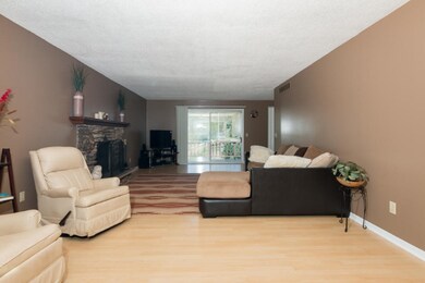 5926FairwayCirc-2
