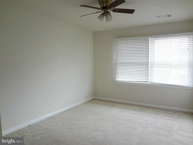 4047 Chetham Way unit 18, Woodbridge, VA 22192 - photo 6