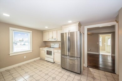 27 Emerson St, South Dartmouth, MA 02748 - photo 6