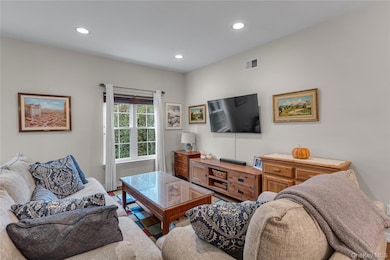 32 Scarborough Dr, Smithtown, NY 11787 - photo 4