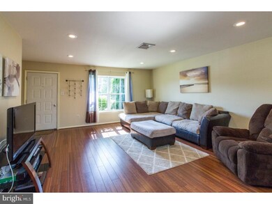 1221 Pin Oak Dr, Perkiomenville, PA 18074 - photo 4