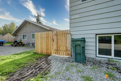 Side yard fence