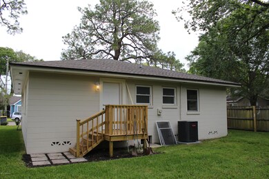 4738 Attleboro St, Jacksonville, FL 32205 - photo 2
