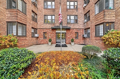 The Croydon unit 6K, Bronxville, NY 10708 - photo 3