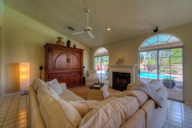 007_Family Room