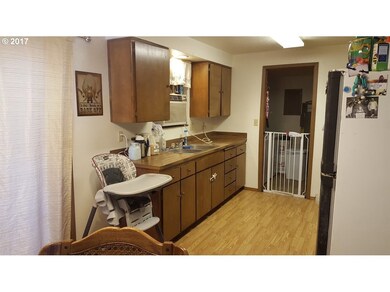 135 Valley St, Halfway, OR 97834 - photo 6