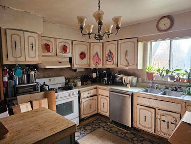 1225 Waldman Ave, Flint, MI 48507 - photo 4