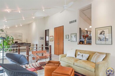 4864 SW Skyline Pkwy, Topeka, KS 66614 - photo 5