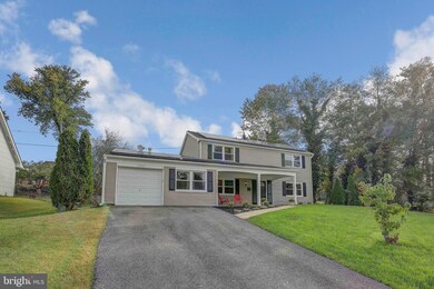 12024 Tulip Grove Dr, Bowie, MD 20715 - photo 2