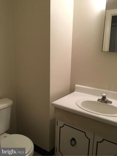 9511 Saluda Ct, Lorton, VA 22079 - photo 6