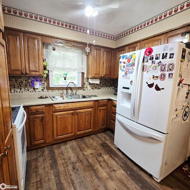 1105 N 3rd St, Oskaloosa, IA 52577 - photo 5