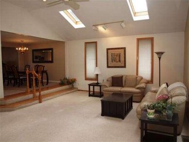 71 Bittersweet Ln, Randolph, MA 02368 - photo 4