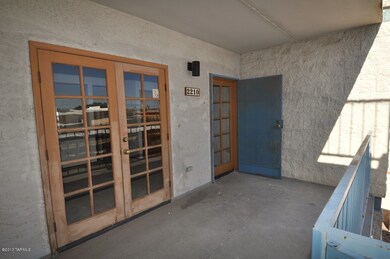 ENTRY BALCONY