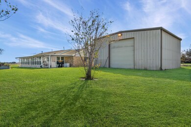 1311 Oak St, Anahuac, TX 77514 - photo 4