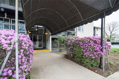 400 Narragansett Pkwy unit 6, Warwick, RI 02888 - photo 2